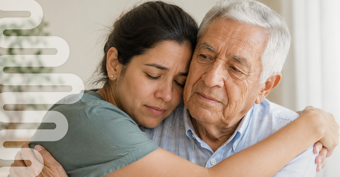 Padre e hija abrazándose, aprovechando el tiempo juntos, antes de envejecer